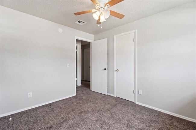 Building Photo - 5221 Foster Dr