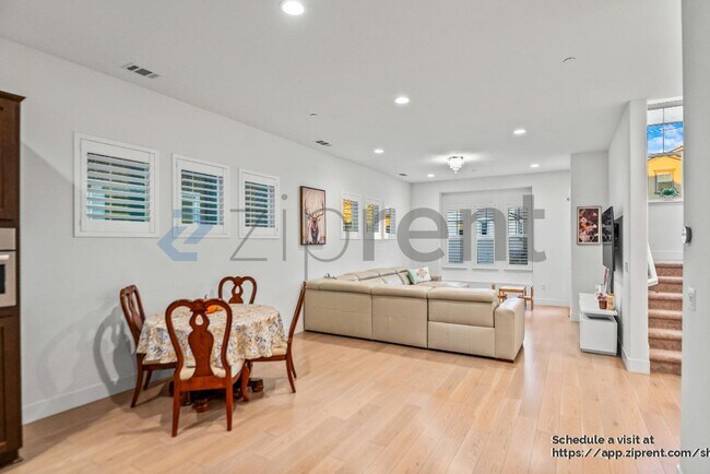 Building Photo - 2008 Confidence Wy