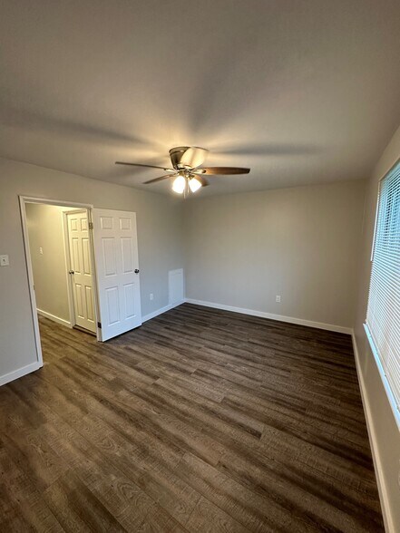 Building Photo - 32 Lancaster Est