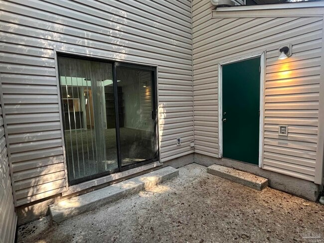 Building Photo - 4277 Brookside Dr