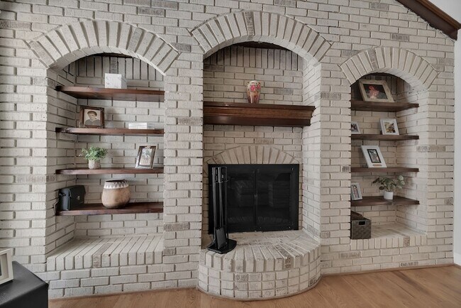 Building Photo - 6112 Frontier Ct