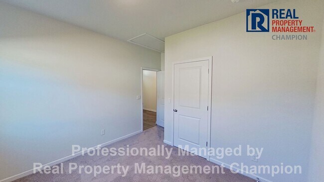 Building Photo - Beautiful 3 BD/2 BA Home in Riverside