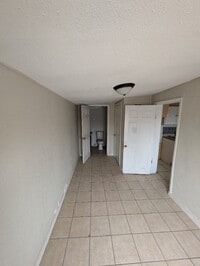 Building Photo - 3919 1 Harrison Ave
