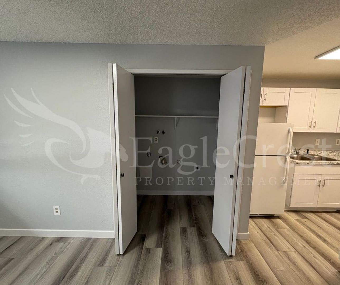 Building Photo - 320NEC