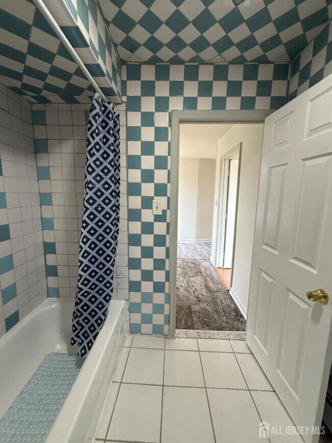 Building Photo - 400 High St