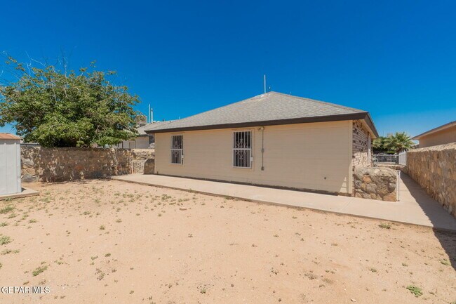 Building Photo - 11924 Kings Guard Dr