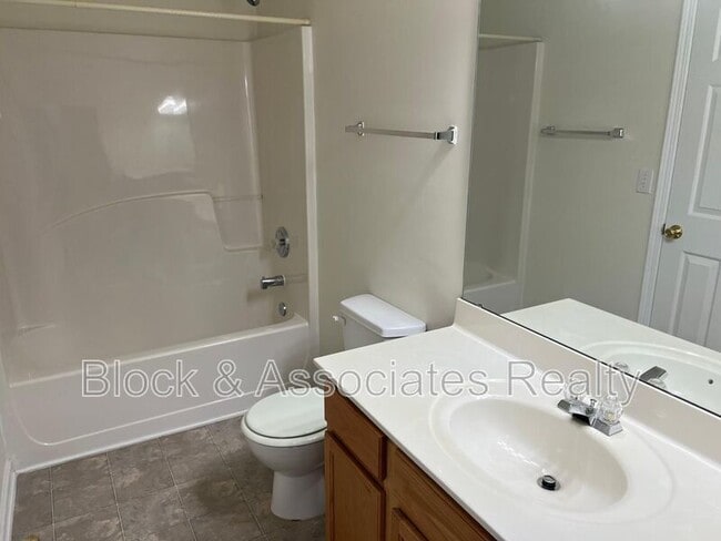 Building Photo - 5508 Stewartby Dr