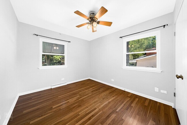 Building Photo - Three bedroom single family home close to ...