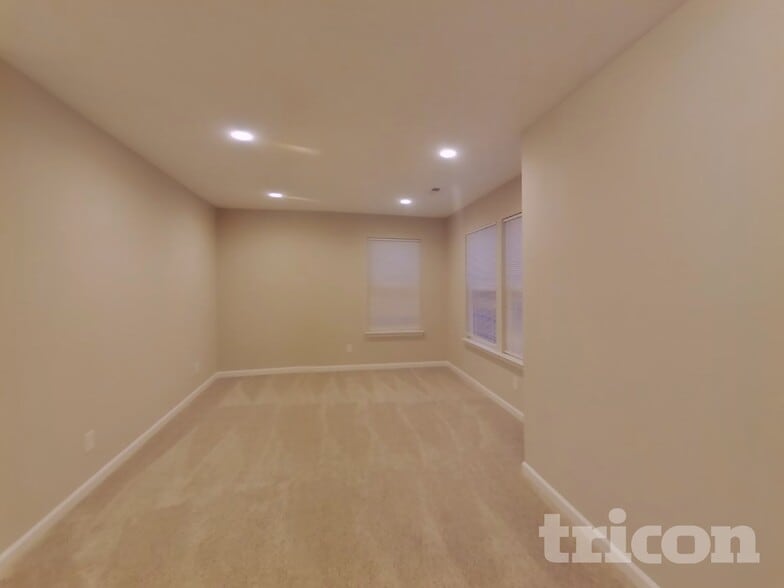 Building Photo - 301 Thomas Point Dr