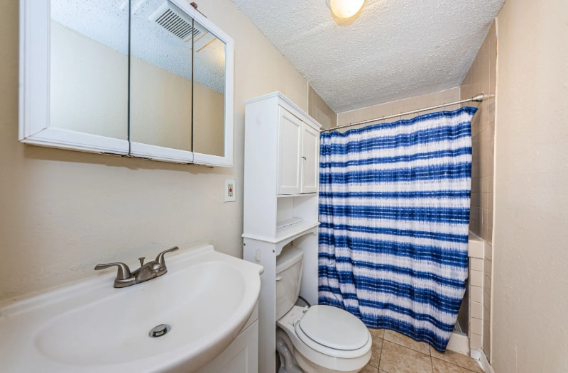 Building Photo - 1104 E Genesee St