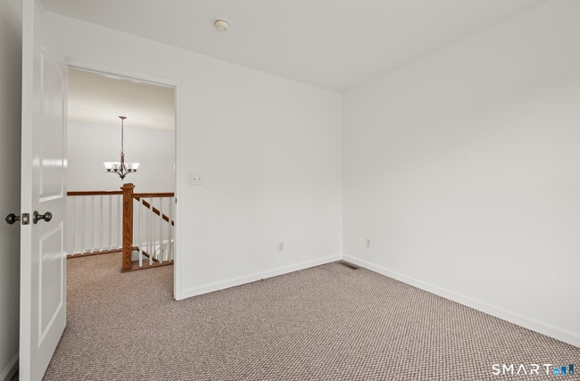 Building Photo - 5 Rolling Hills Dr