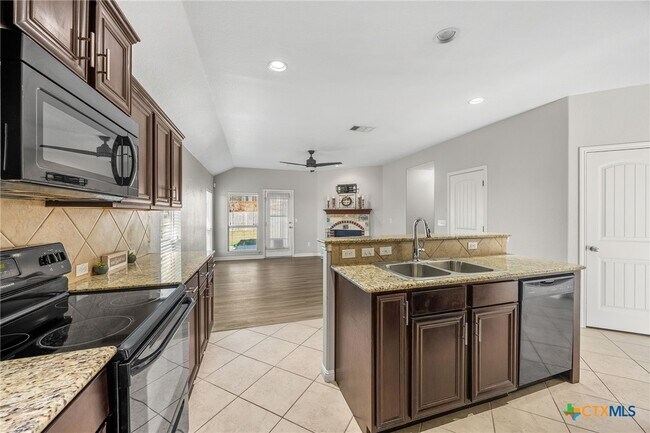 Building Photo - 2809 Camp Cooper Dr