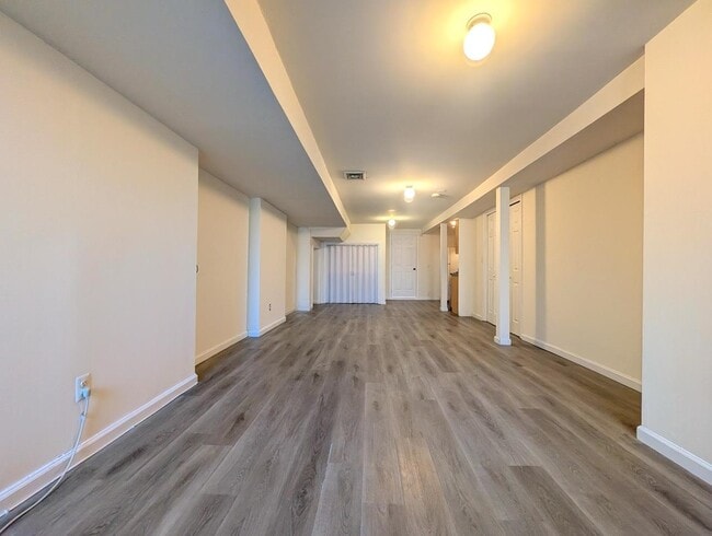 Building Photo - 246 Whiton St