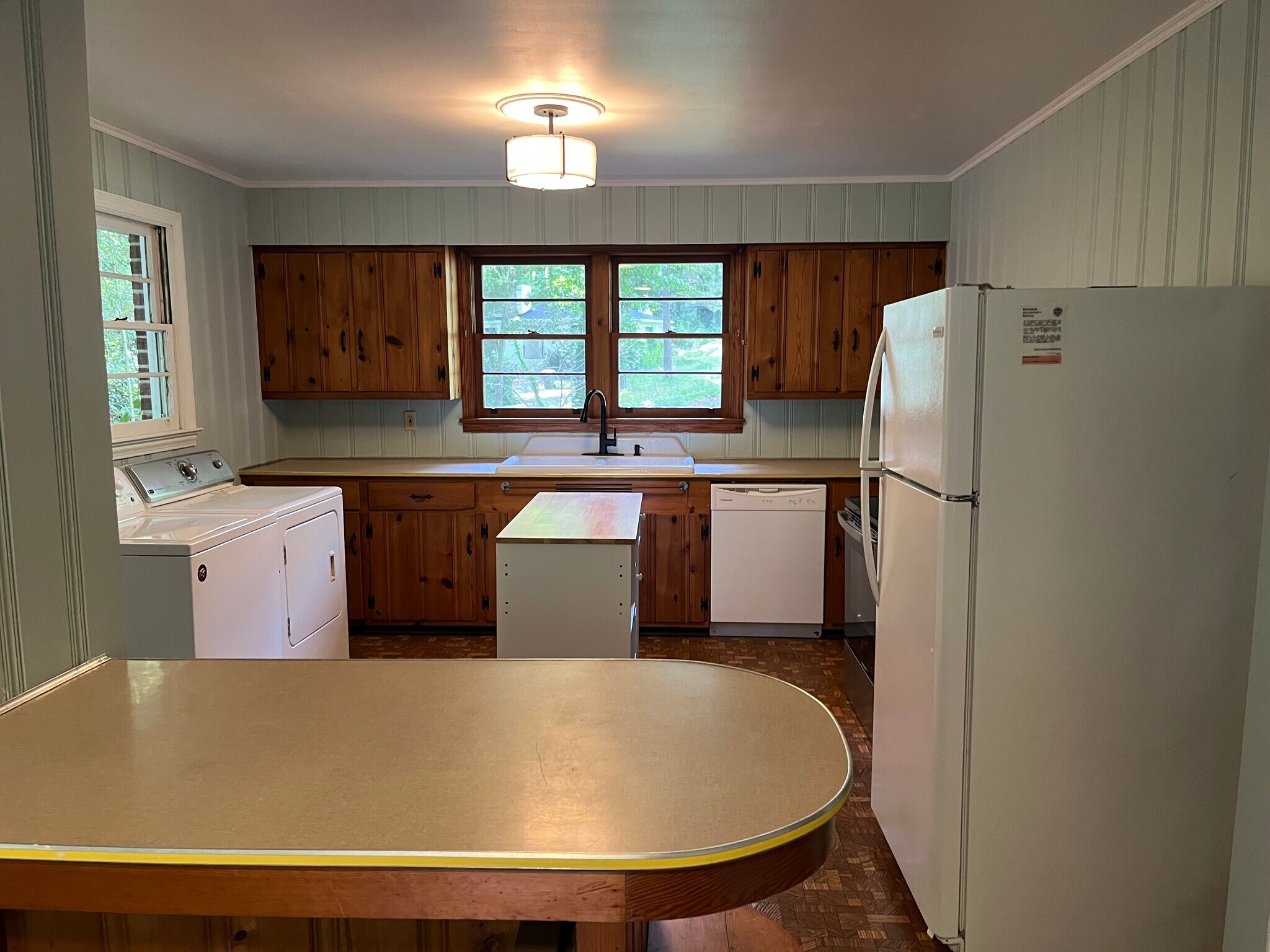 Building Photo - 402 Upper Highland Dr