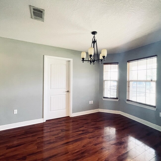 Building Photo - 2386 Barberee Dr