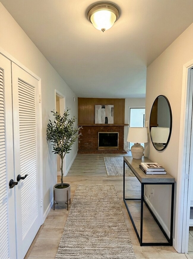 Building Photo - Beautiful 4 Bedroom, 2 Bathroom, Sylmar Home! Ready for Move-In!