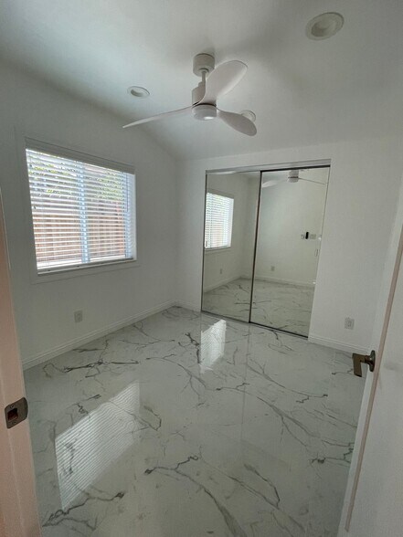 Building Photo - 1521 W Cerritos Ave