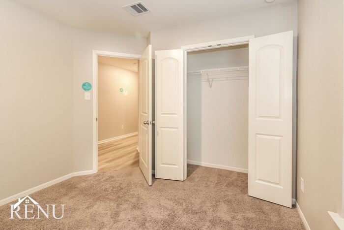 Building Photo - 25365 Cypress Bend Dr