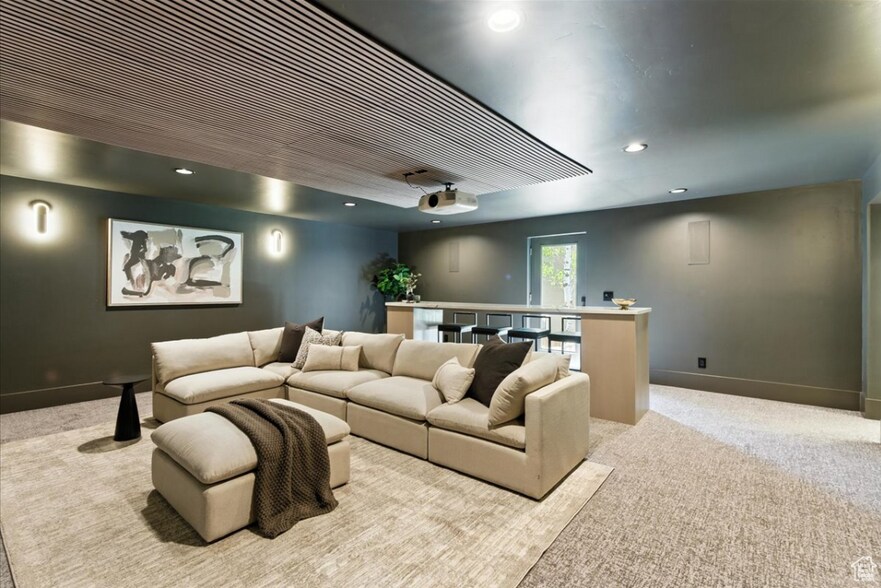 Building Photo - 415 Woodland Dr