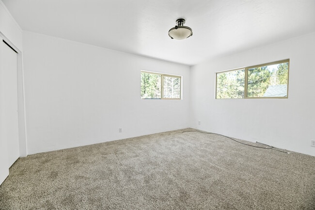 Building Photo - 383 Catalina Rd