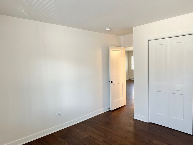 Building Photo - 222 S Tryon St