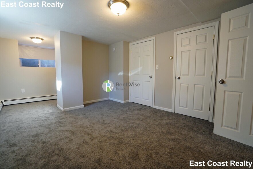 Building Photo - 21 Linden St