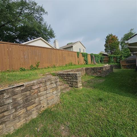 Building Photo - 2817 Oleander Dr