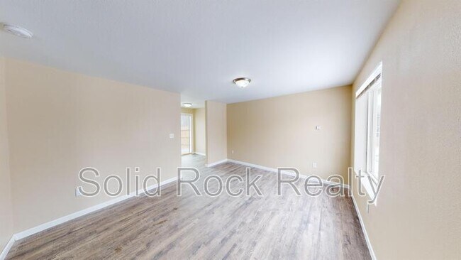 Building Photo - 2411 E St Vrain St