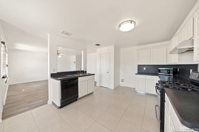 Building Photo - 5519 Red Canyon