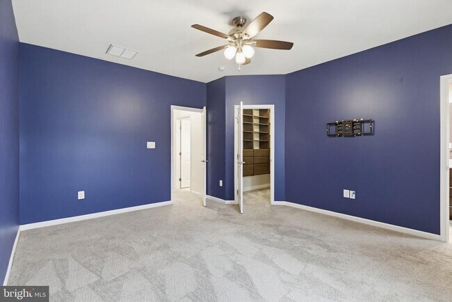 Building Photo - 7408 Wild Honey Way