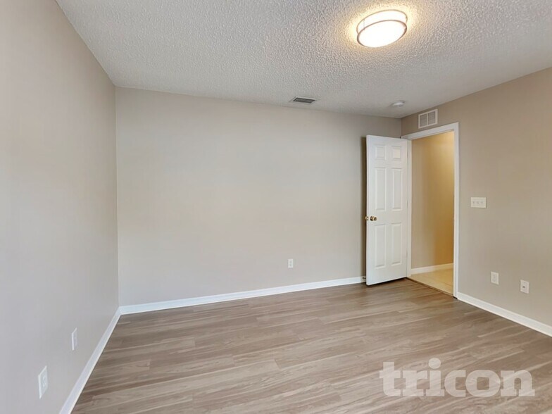 Building Photo - 95 Putter Dr