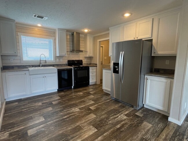 Building Photo - Nice 3 Bedroom 2 Bath Home Built in 2021 A...