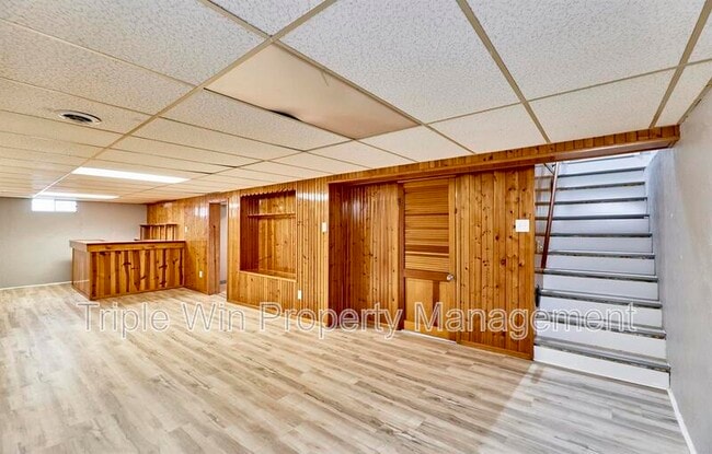 Building Photo - 2325 Golfway St