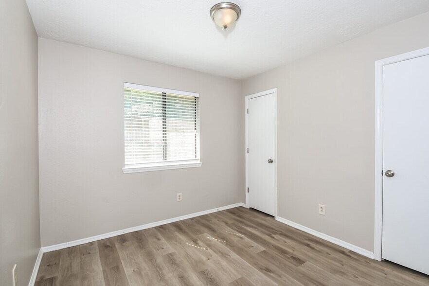 Building Photo - 7049 Ivy Pointe Row