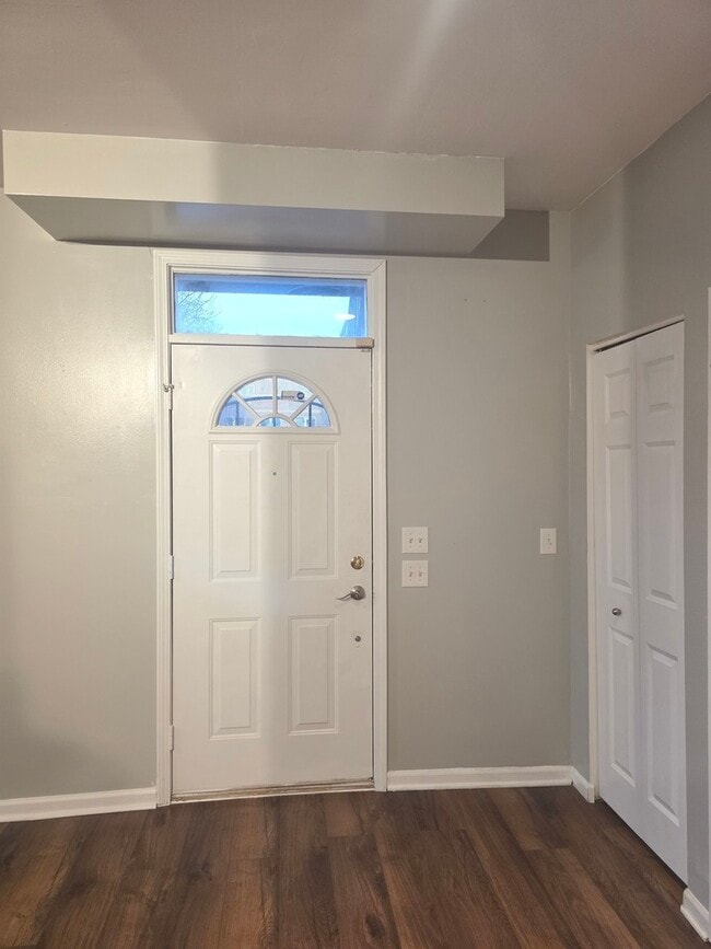 Building Photo - 736 S Kedzie Ave