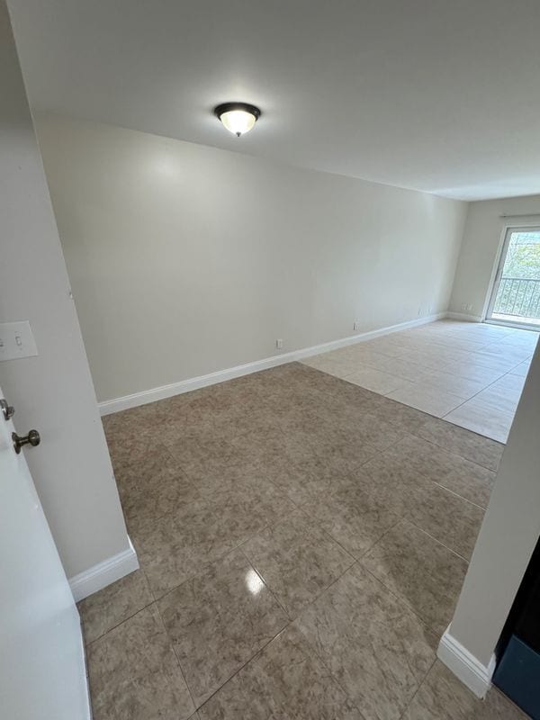 Building Photo - 3101 Oakland Shores Dr