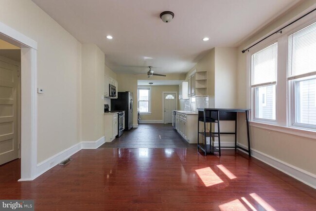 Building Photo - 1213 Friendship St
