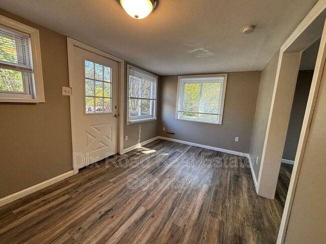 Building Photo - 424 Nordale Ave