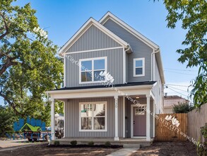 Building Photo - Newly Built 3 Bedroom 2.5 Bathroom Frankli...