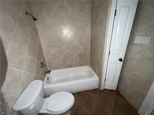 Building Photo - 2500 Campagna Dr