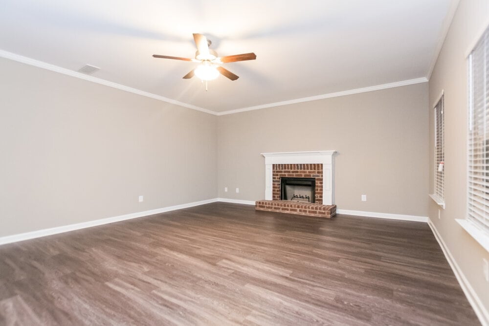 Building Photo - 398 Fieldcrest Dr