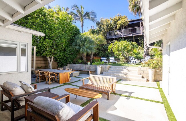 Building Photo - Single Family Home with Coastal Luxury wit...