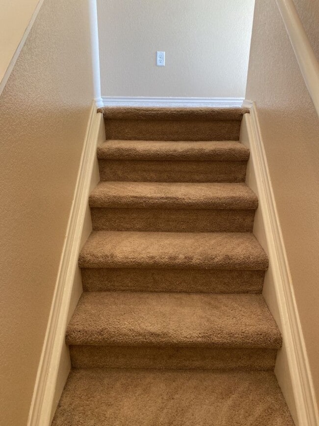 Building Photo - Lovely 3 Bed 2.5 Bath Home in Timbervine