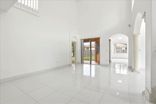 Building Photo - 3802 SW 165th Terrace