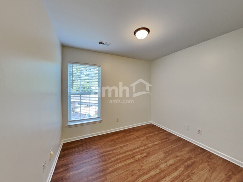 Building Photo - 1517 Braveheart Ln