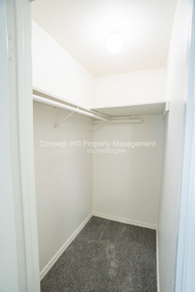 Building Photo - 1016 Lime Ave