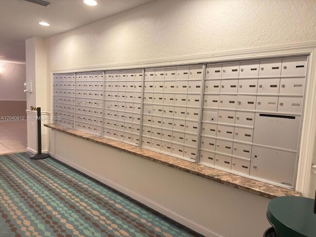 Building Photo - 1801 N Flagler Dr