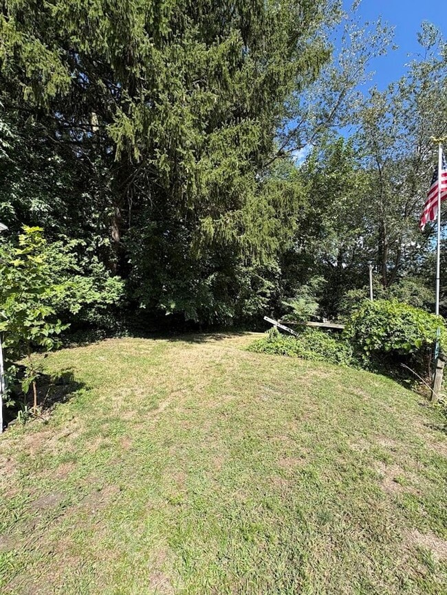 Building Photo - Three bedroom two bathroom home for rent