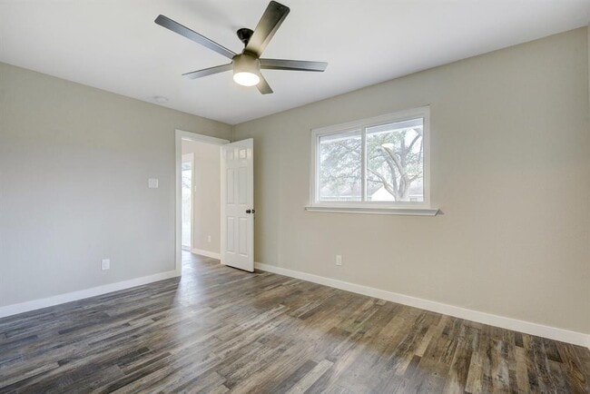 Building Photo - 2522 Carlow Dr