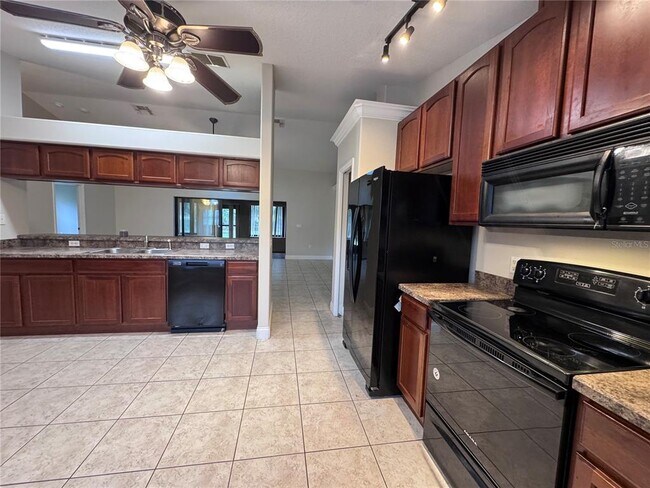 Building Photo - 4924 Raylene Way